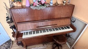 Klavír August Förster