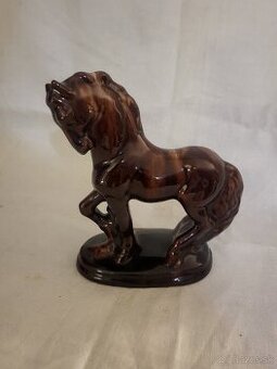 Porcelánový koník