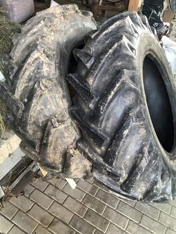 Predám traktorové pneumatiky 16,9/14-30