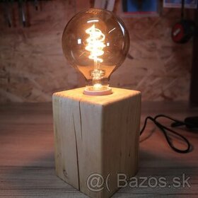 Vintage drevená lampa