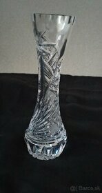 Krištáľova váza z brúseného skla - 1