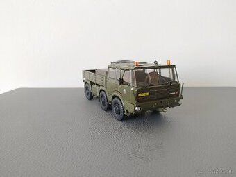 Tatra 813 1:43