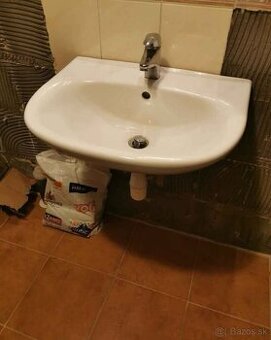 Umývadlo plus batéria