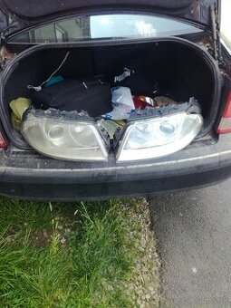 Predam predne svetla passat b5.5