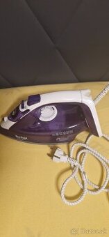 naparovacia žehlička tefal