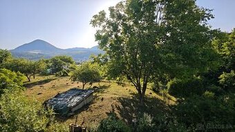 Stavebný pozemok 814 m2 PB Hliny