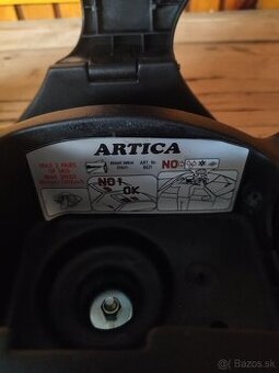 Predám magnetický držiak lyží na auto