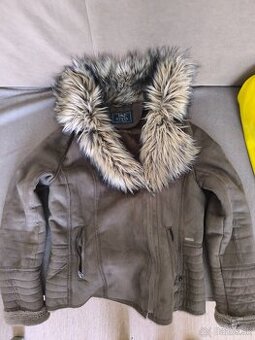 Dámsky kabátik Guess