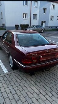 Mercedes E 300