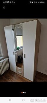 Trojdverová skriňa