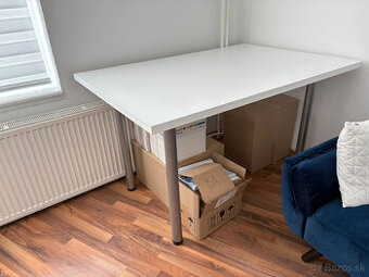 Kancelarsky masivny stol