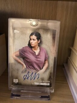 karticka s podpisom Walking dead