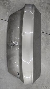 Peugeot 301 Zadna kapota