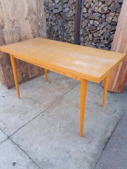 Predám rozkladací stôl.