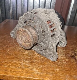 Alternátor Audi A4 1.8 058903018X