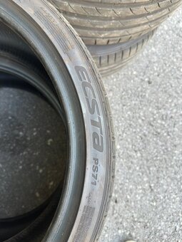 Kumho Ecsta PS71 235/35R19 Letné Pneu