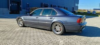 BMW E38 740i, 1998