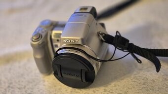 Sony Cyber-shot DSC - H9