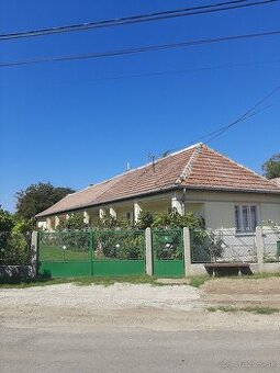 Rodinny dom so zahradou a sadom v Ináncs , Madarsko