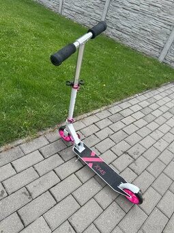 Kolobežka Street surfing x145