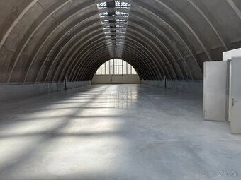 VÝNIMOČNÁ PARABOLICKÁ SKLADOVÁ HALA - 1