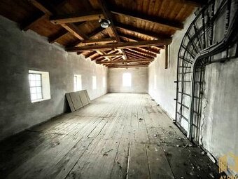 NA PREDAJ 4 - PODLAŽNÁ BUDOVA, POZEMOK 1515m2, GBELY