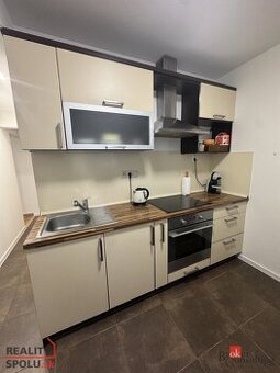 REZERVOVANÝ 2-izbový prízemný byt v centre Zvolene – tichý, - 1