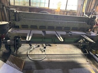 Tabuľové nožnice 4mm