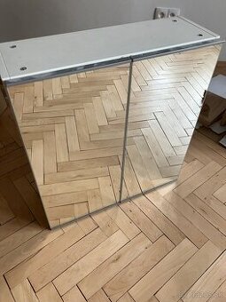 Zrkadlová skrinka do kúpelne