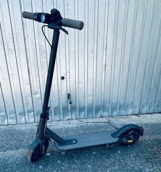Xiaomi Mi Electric Scooter Essential