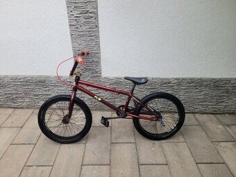 Bicykel BMX