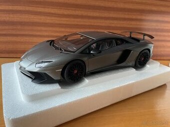 1:18 Autoart - Lamborghini Aventador SV