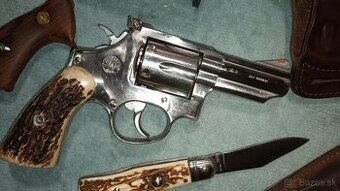 Revolver