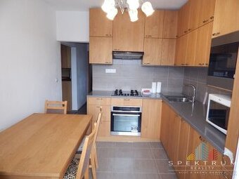 SPEKTRUM REALITY- Na Predaj 3-izbový byt, 72 m2 s loggiou, P
