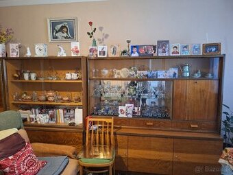 Skriňa zostava vitrína sklenená Prievidza