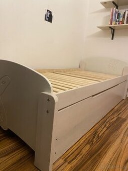 Predám rozťahovaciu posteľ z masívu