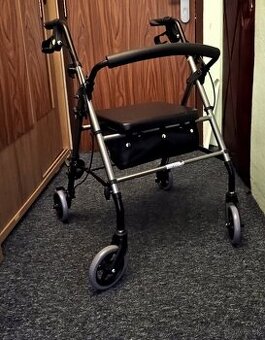 Odľahčené pojazdné chodítko