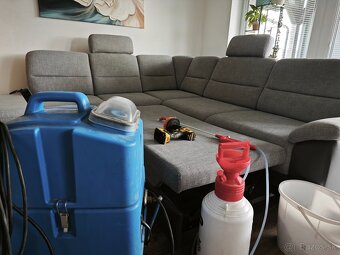 tepovanie sedačiek, kobercov, gaučov, hĺbkové čistenie