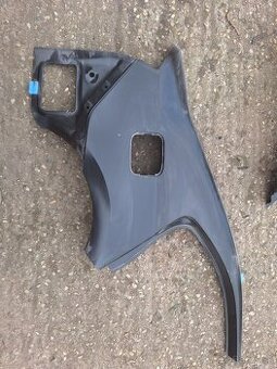 prodám na rapid pravý zadní orig blatník