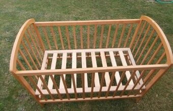 Detská postieľka drevená +matrac