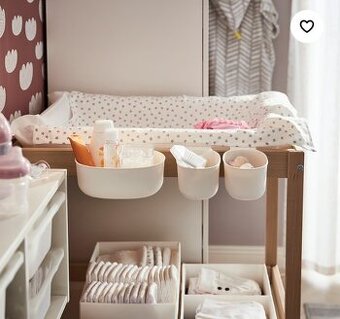 Prebaľovací stôl pre bábätká +hračky a obleč.zadarmo
