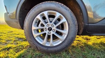 225/65/R17 Bridgestone