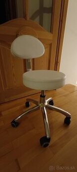 Kozmetická stolicka