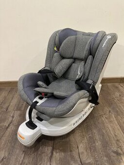 Autosedacka Petite&Mars s novorodeneckou vlozkou