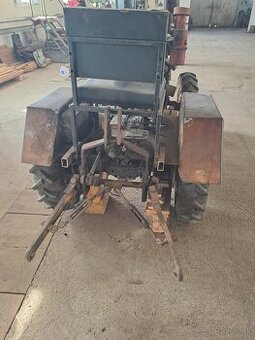 Predám malotraktor domácej výroby.