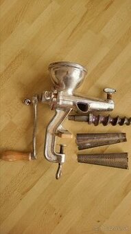 Predám lis na ovocie porkert pri odbere 2ks je kus za 15eur