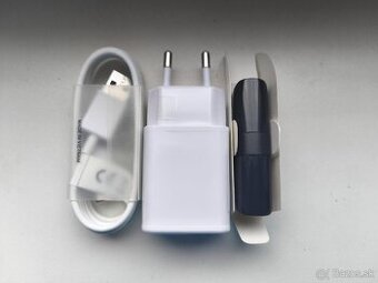 Nová nabíjačka a čistič na elektronické kouření