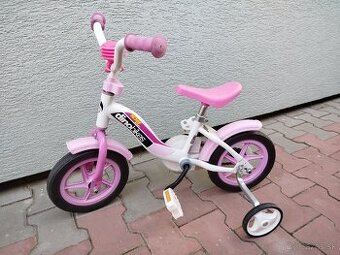 Biely ružový bicykel