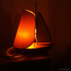 dřevěný model plachetnice s osvětlením lampa dekorace