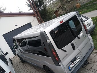 Renault Traffic 2,5 9 miest